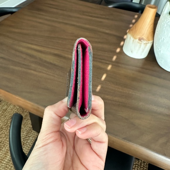 Authentic Louis Vuitton Mono Key Case Fuchsia - Picture 5 of 8